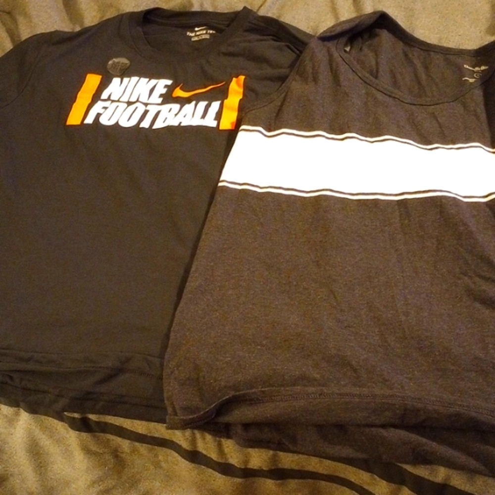 Men's tank top and Nike T-shirt lot